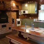 Chalet Nikolain Tupa, Vanha Hirsitalo