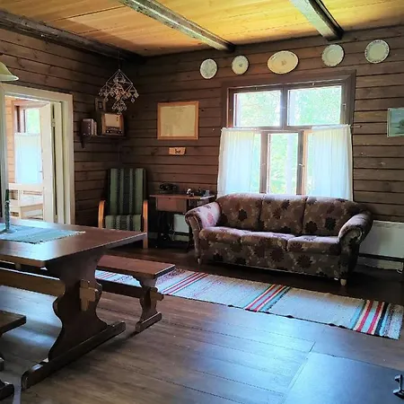 Chalet Nikolain Tupa, Vanha Hirsitalo *