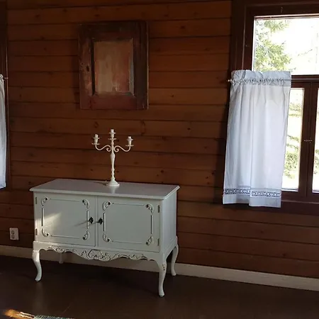 Chalet Nikolain Tupa, Vanha Hirsitalo