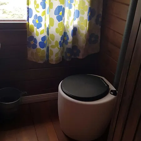 Chalet Nikolain Tupa, Vanha Hirsitalo *