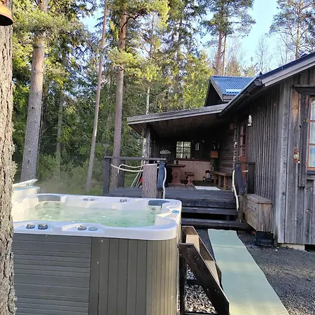 Nikolain Tupa, Vanha Hirsitalo Chalet *