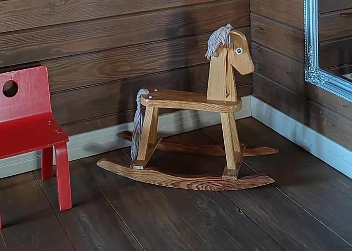 Nikolain Tupa, Vanha Hirsitalo Chalet